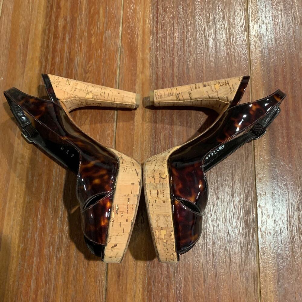 Stuart Weizmann Women’s Cognac Tartaruga Patent C… - image 4